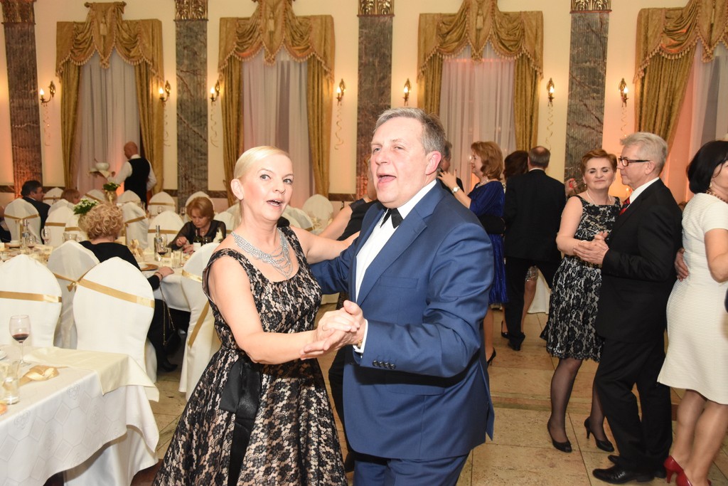 Bal i aukcja charytatywna w Pałacu Bursztynowym