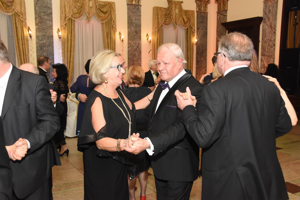 Bal i aukcja charytatywna w Pałacu Bursztynowym