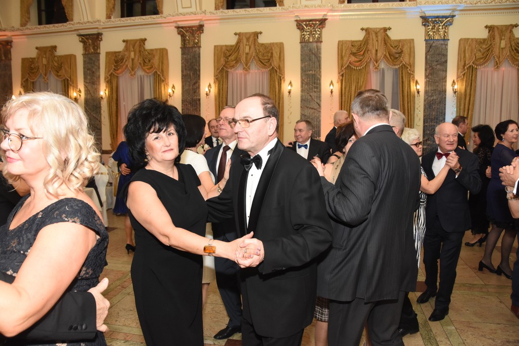 Bal i aukcja charytatywna w Pałacu Bursztynowym