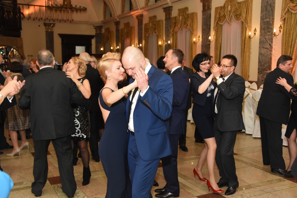 Bal i aukcja charytatywna w Pałacu Bursztynowym