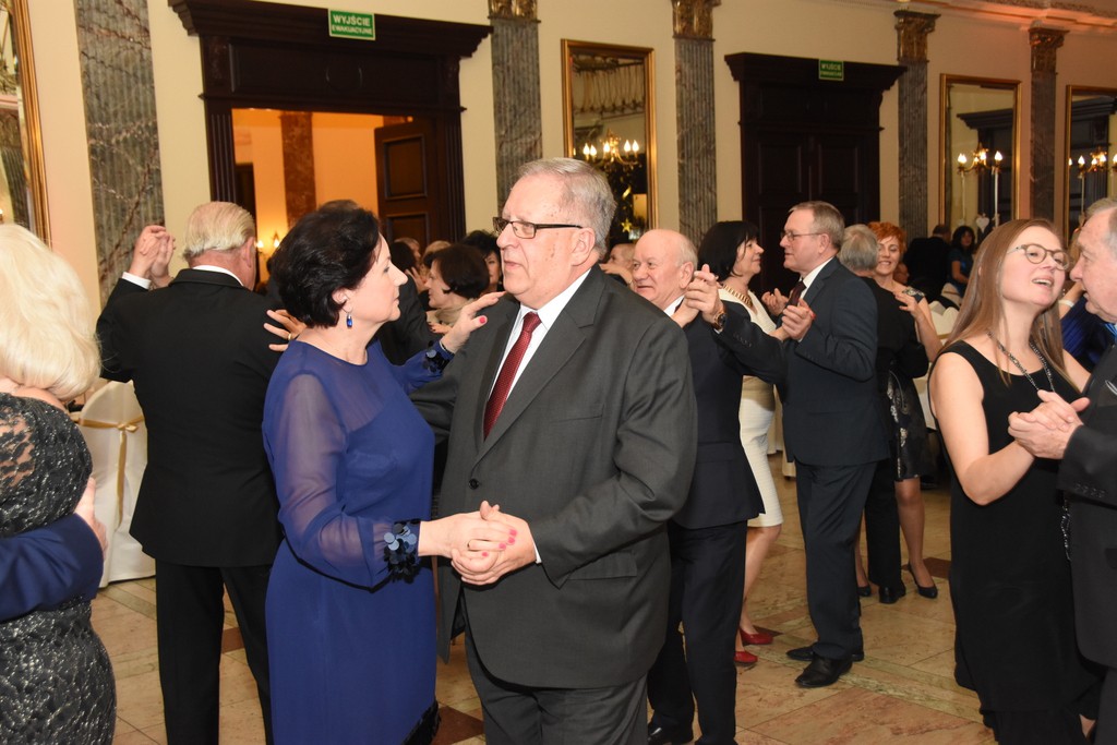 Bal i aukcja charytatywna w Pałacu Bursztynowym
