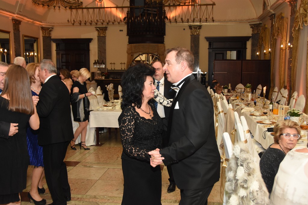 Bal i aukcja charytatywna w Pałacu Bursztynowym