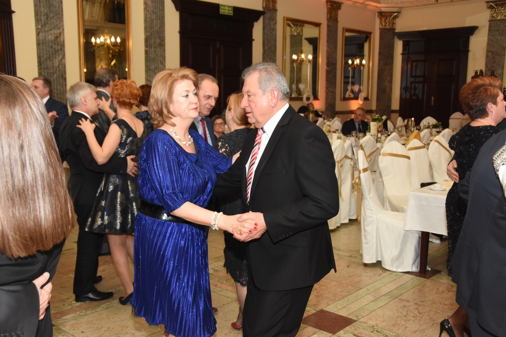 Bal i aukcja charytatywna w Pałacu Bursztynowym