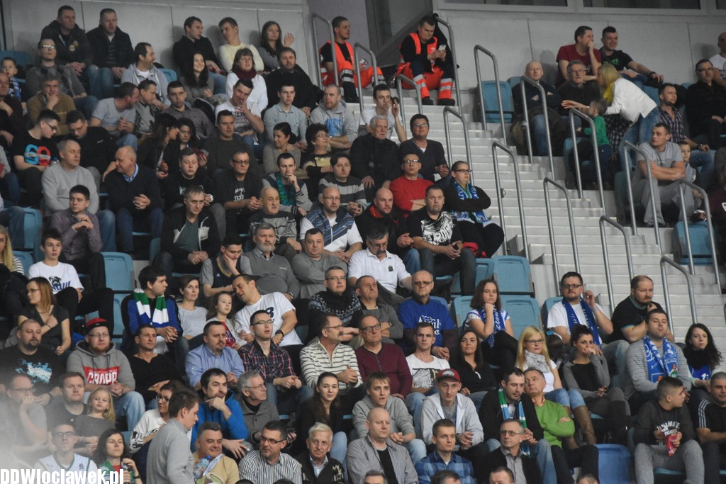 Kibice na meczu Anwil - Dąbrowa