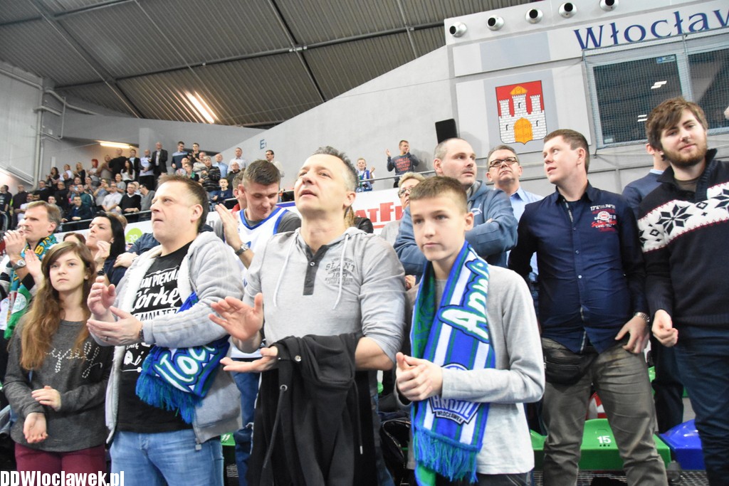 Kibice na meczu Anwil - Dąbrowa