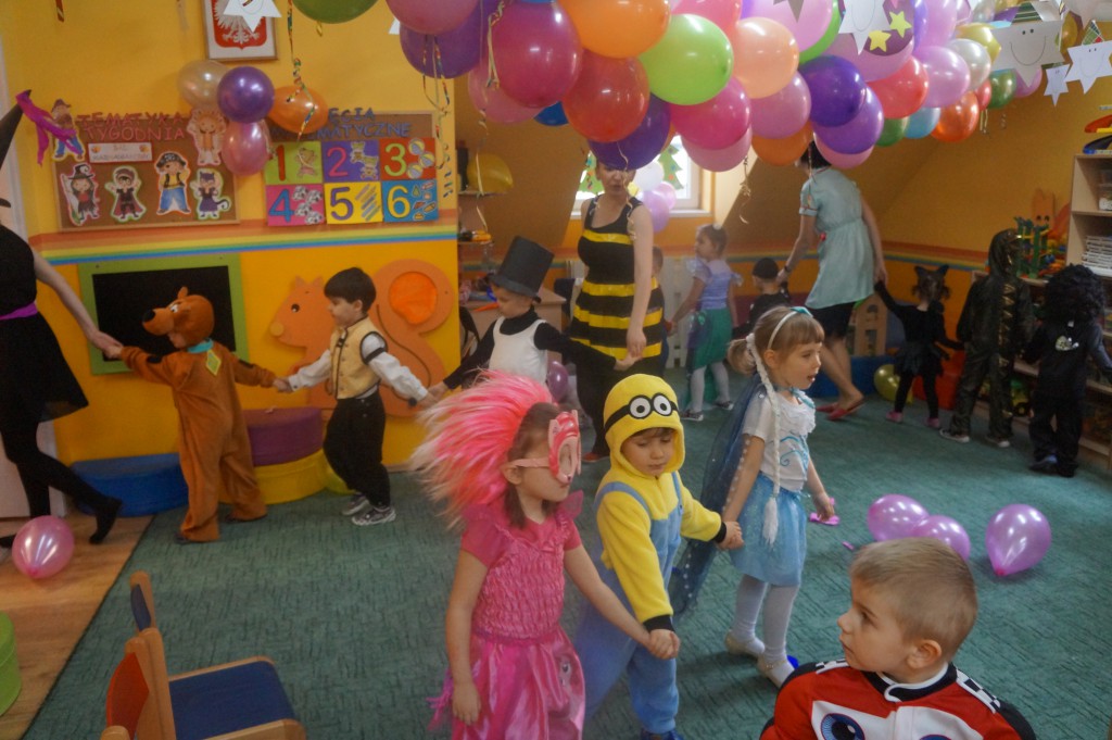 Bal karnawałowy w przedszkolu