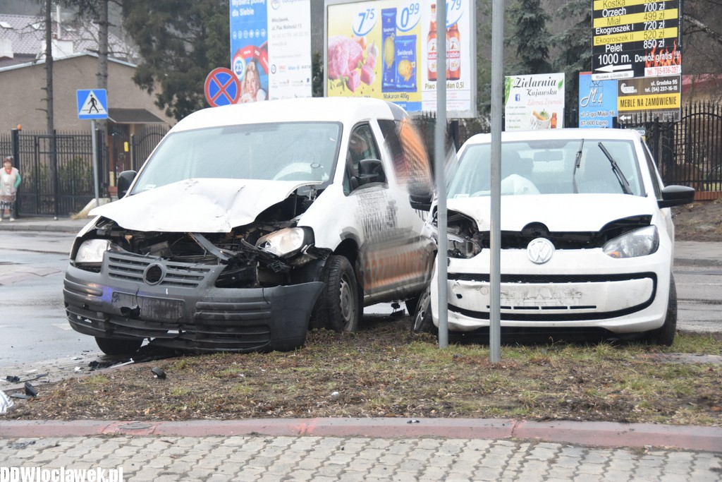 Kolizja przy wjeździe na most stalowy