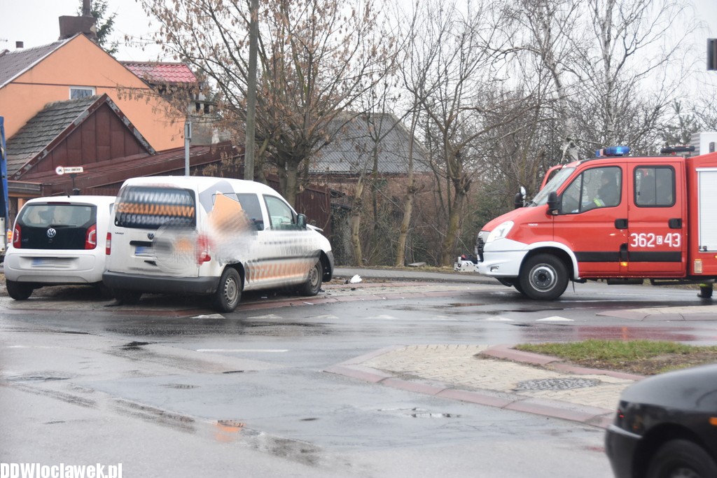 Kolizja przy wjeździe na most stalowy