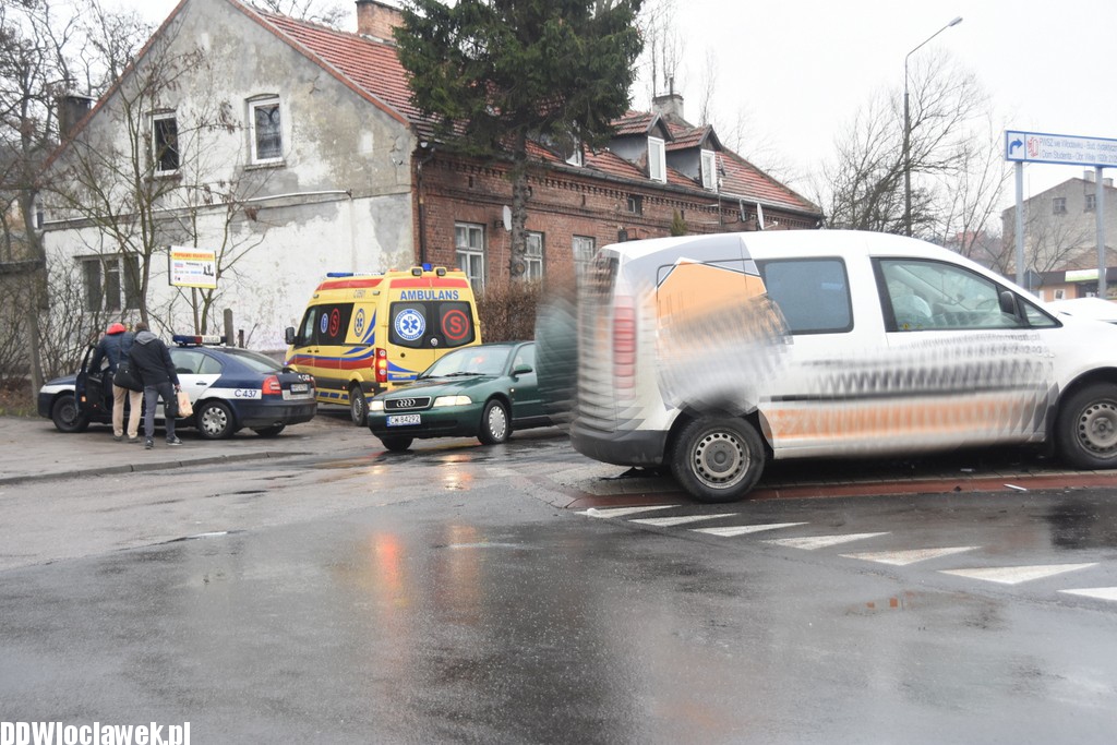 Kolizja przy wjeździe na most stalowy