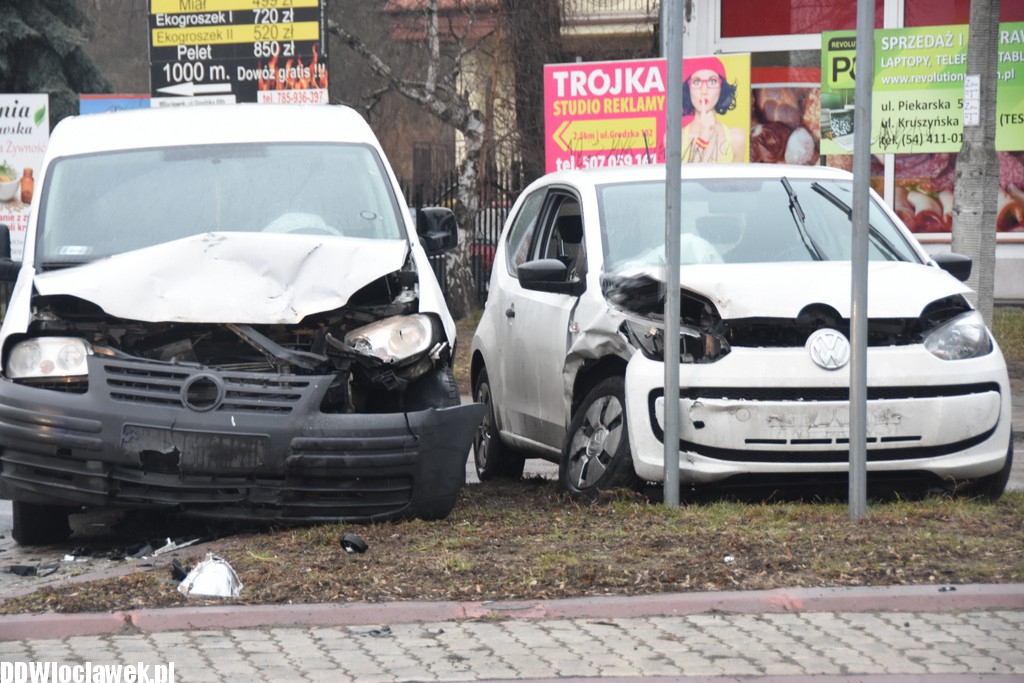 Kolizja przy wjeździe na most stalowy