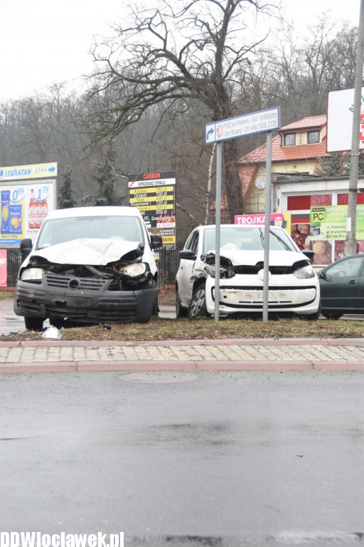 Kolizja przy wjeździe na most stalowy