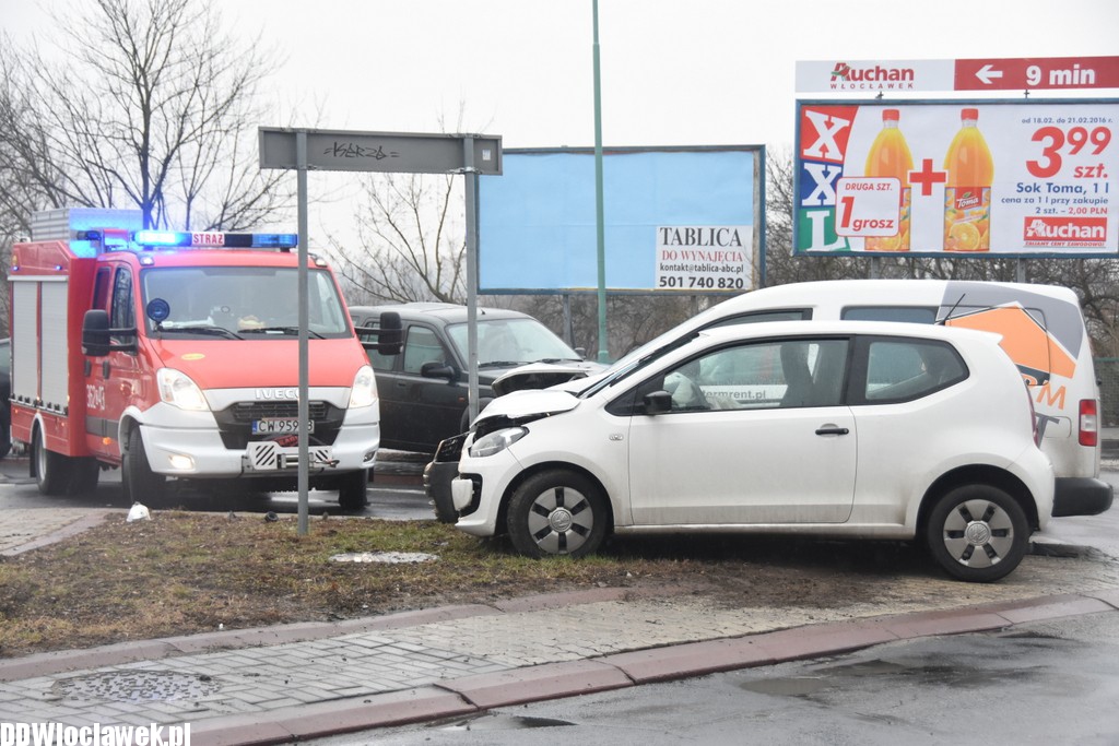 Kolizja przy wjeździe na most stalowy