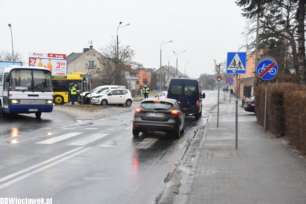 Kolizja przy wjeździe na most stalowy