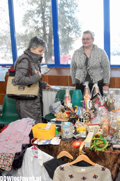 Wyprzedaż garażowa w hali OSiR