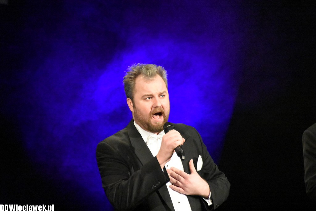 Trzech tenorów i kobiety w Teatrze