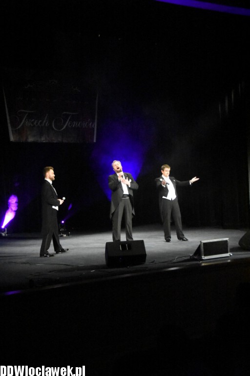 Trzech tenorów i kobiety w Teatrze