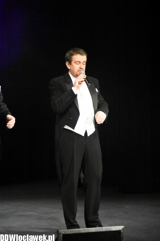 Trzech tenorów i kobiety w Teatrze