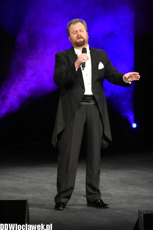 Trzech tenorów i kobiety w Teatrze