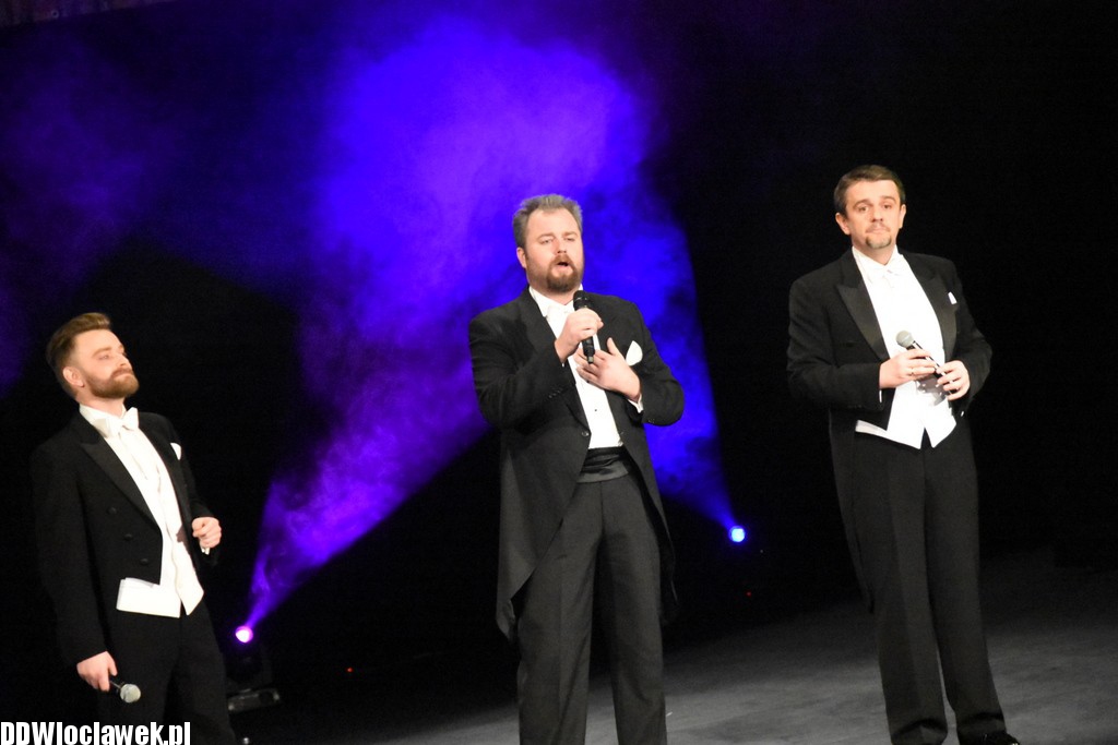 Trzech tenorów i kobiety w Teatrze