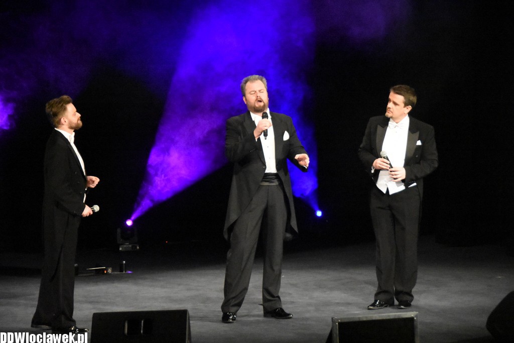 Trzech tenorów i kobiety w Teatrze