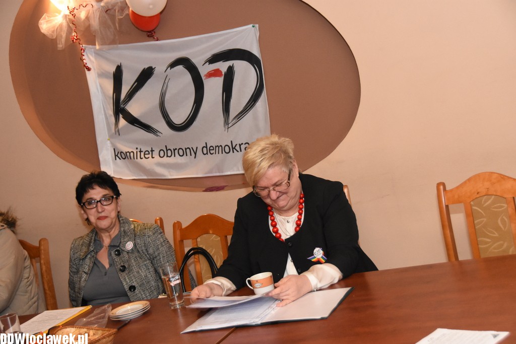 Spotkanie KOD w strzelnicy Colt