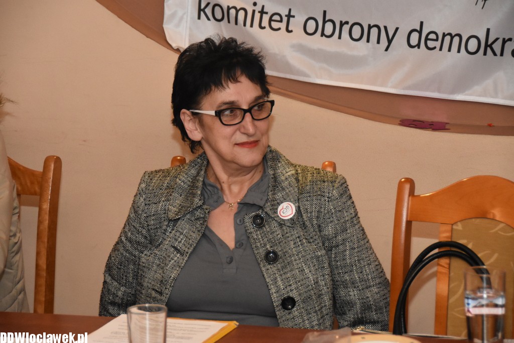 Spotkanie KOD w strzelnicy Colt