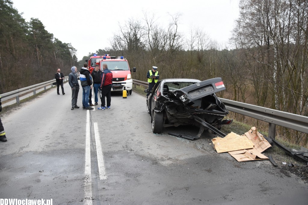 Kolizja dwóch aut pod Włocławkiem