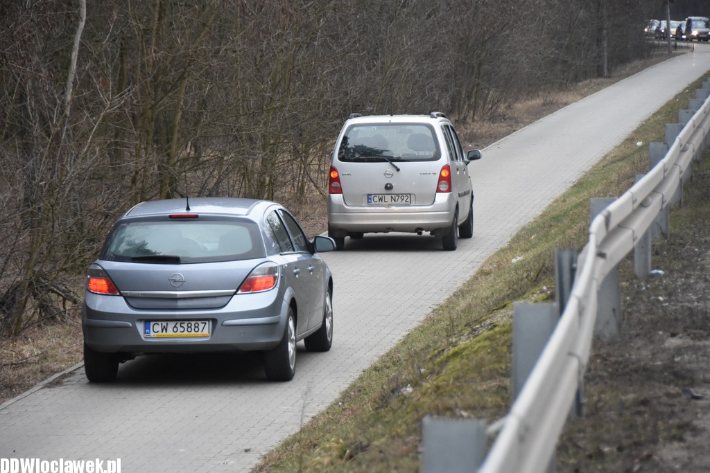 Kolizja dwóch aut pod Włocławkiem