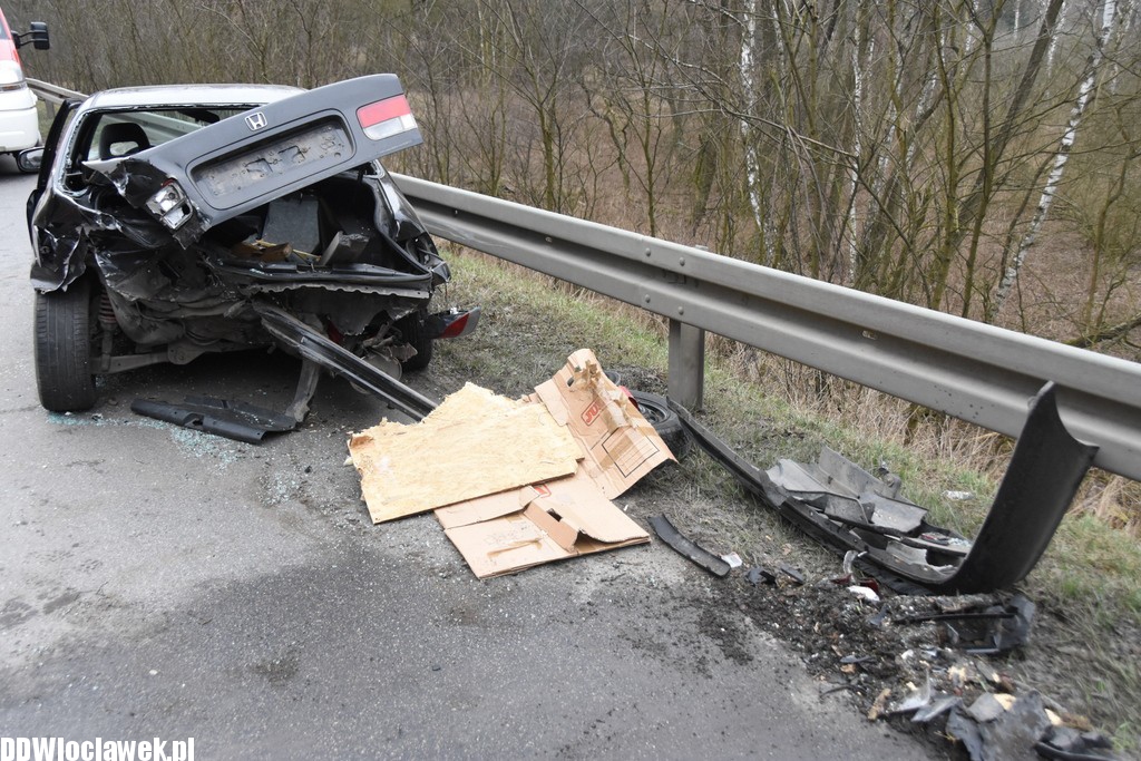 Kolizja dwóch aut pod Włocławkiem