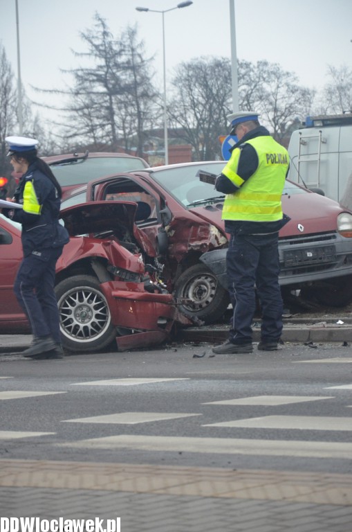 Zderzenie dwóch aut na ul. Okrzei