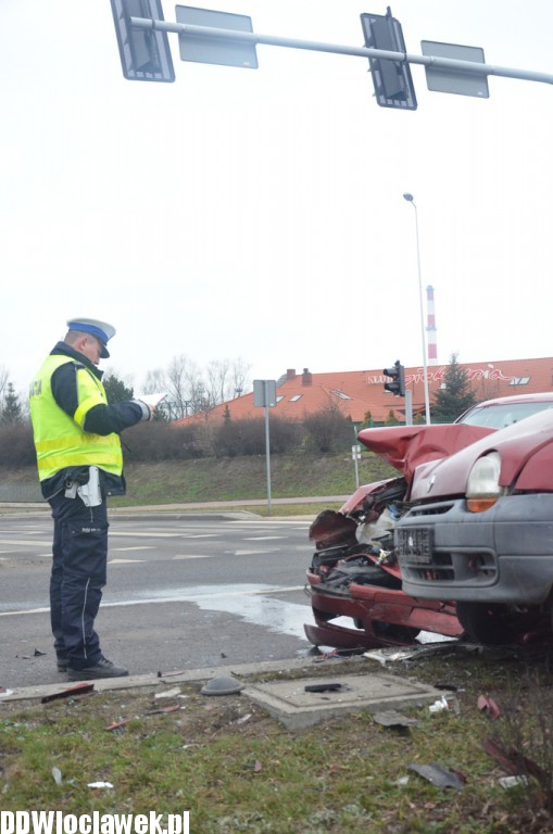 Zderzenie dwóch aut na ul. Okrzei