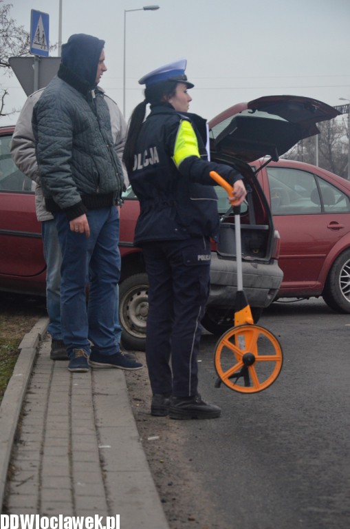 Zderzenie dwóch aut na ul. Okrzei
