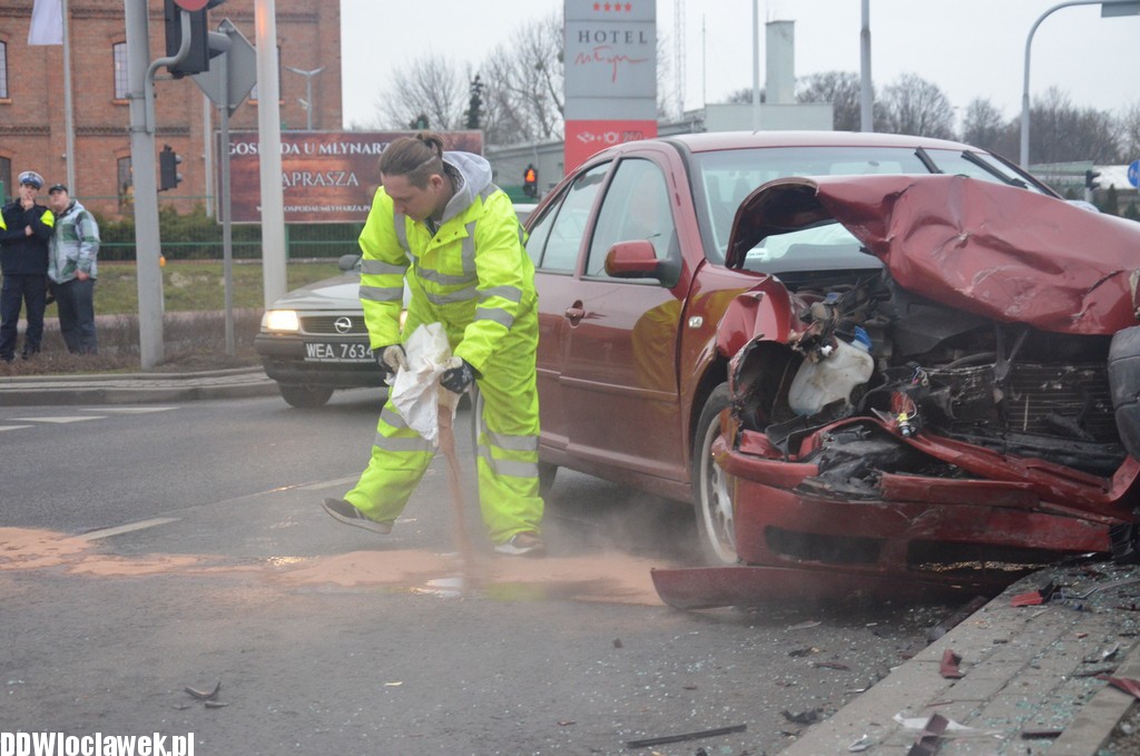 Zderzenie dwóch aut na ul. Okrzei