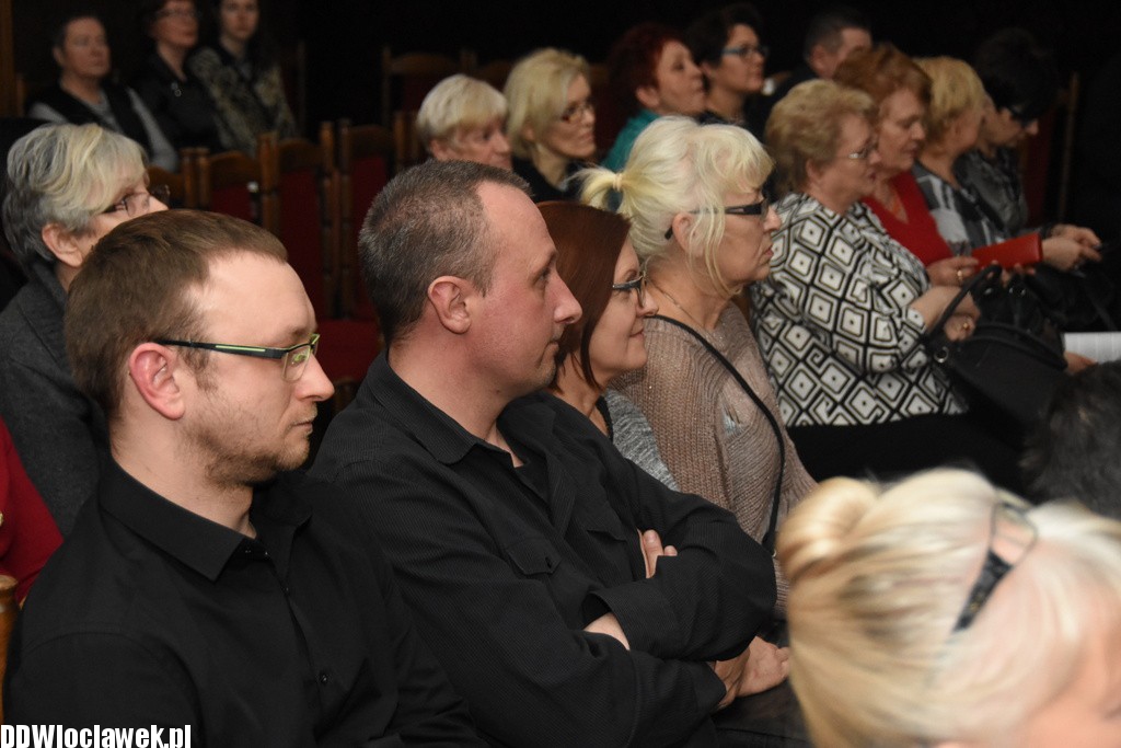 Z obłoków na ziemię w Sarej Remizie