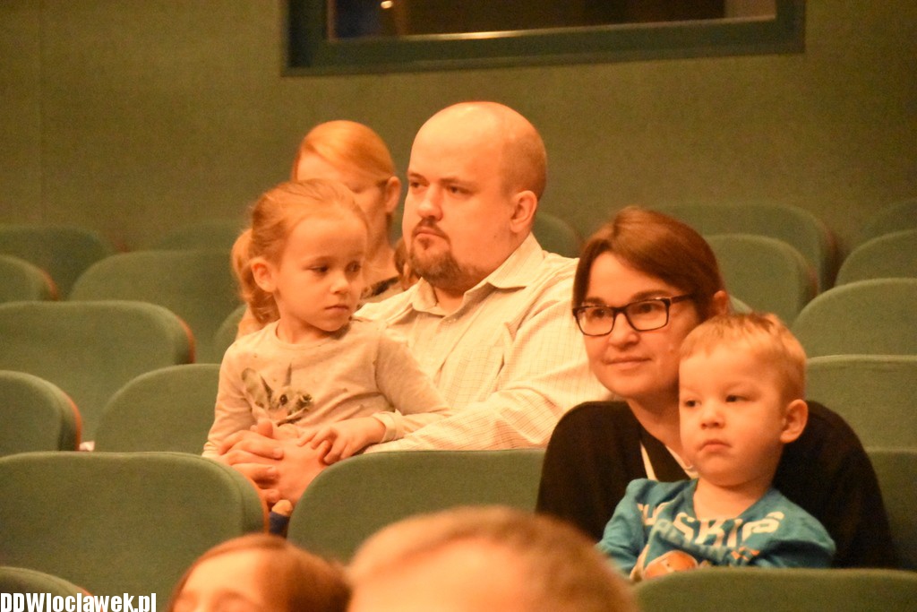 Wielkanocne tarapaty w teatrze