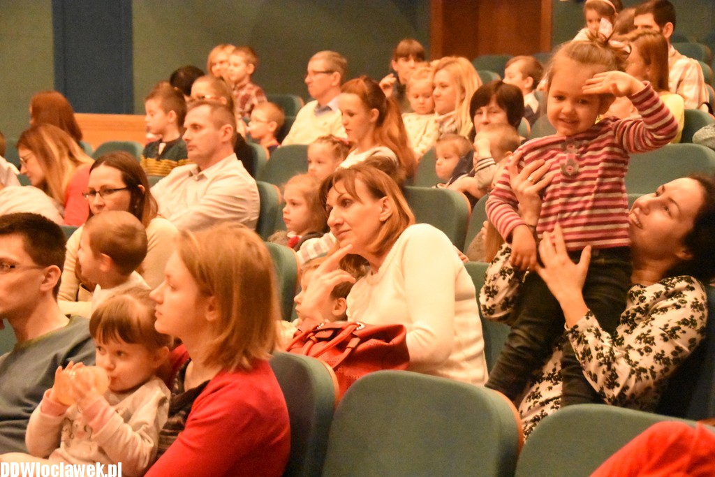 Wielkanocne tarapaty w teatrze