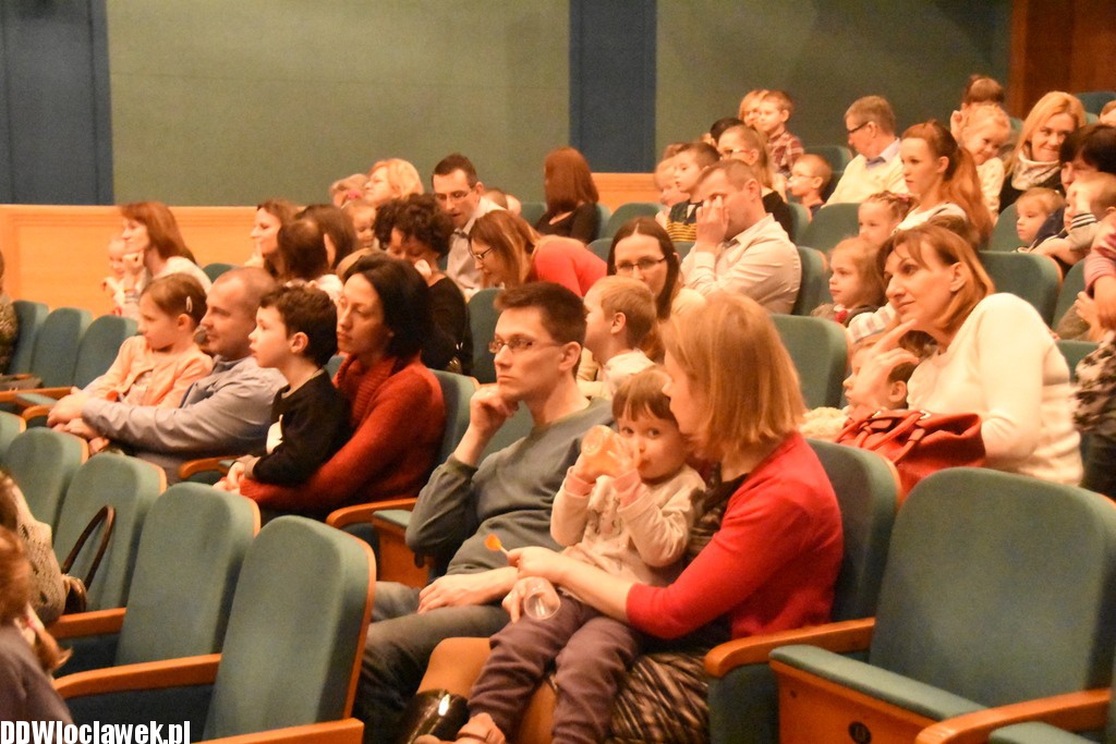 Wielkanocne tarapaty w teatrze