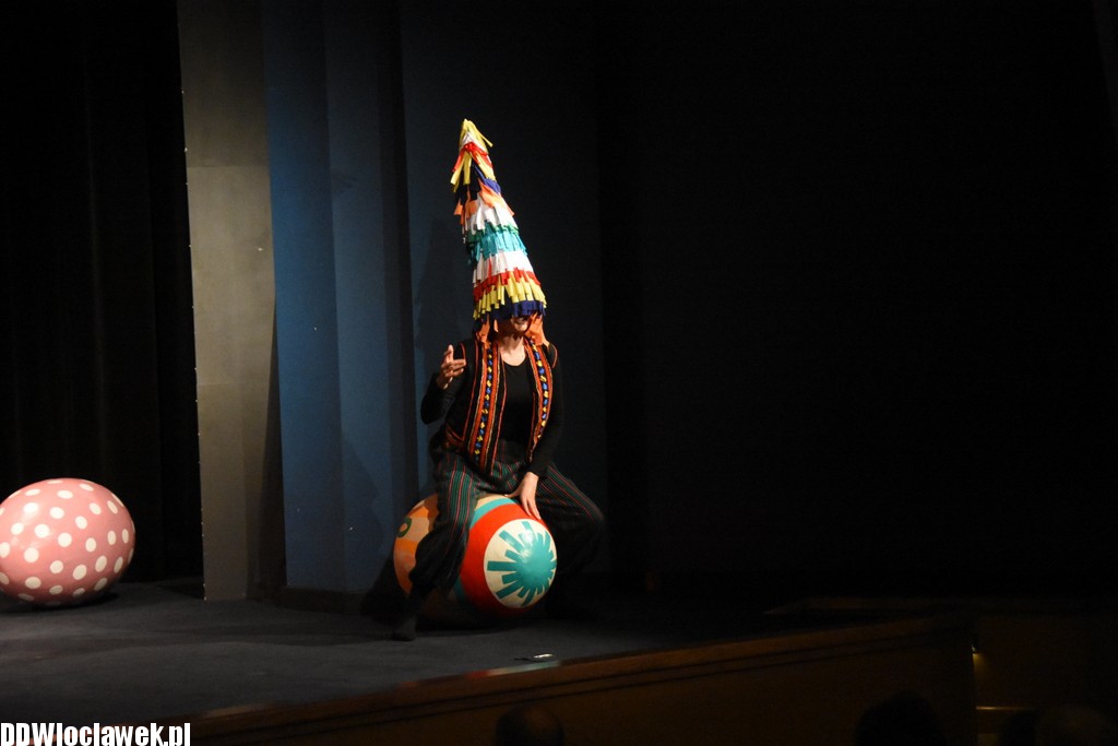 Wielkanocne tarapaty w teatrze