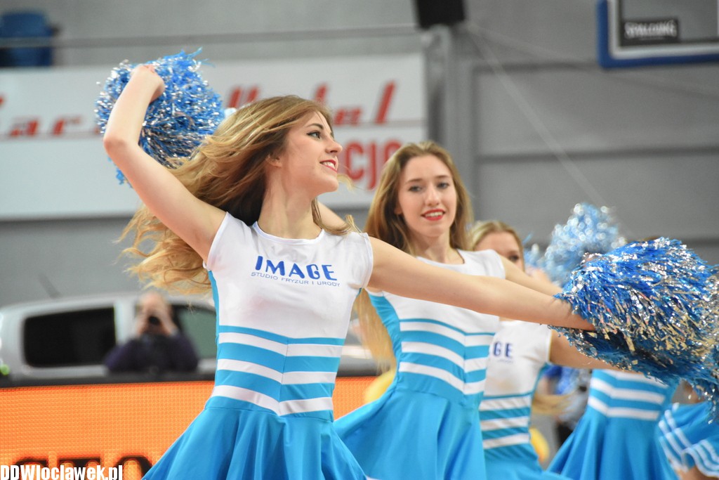 Cheerleaderki Anwilu na meczu