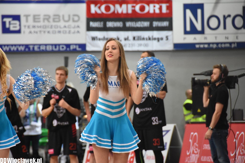 Cheerleaderki Anwilu na meczu