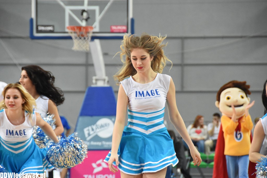Cheerleaderki Anwilu na meczu