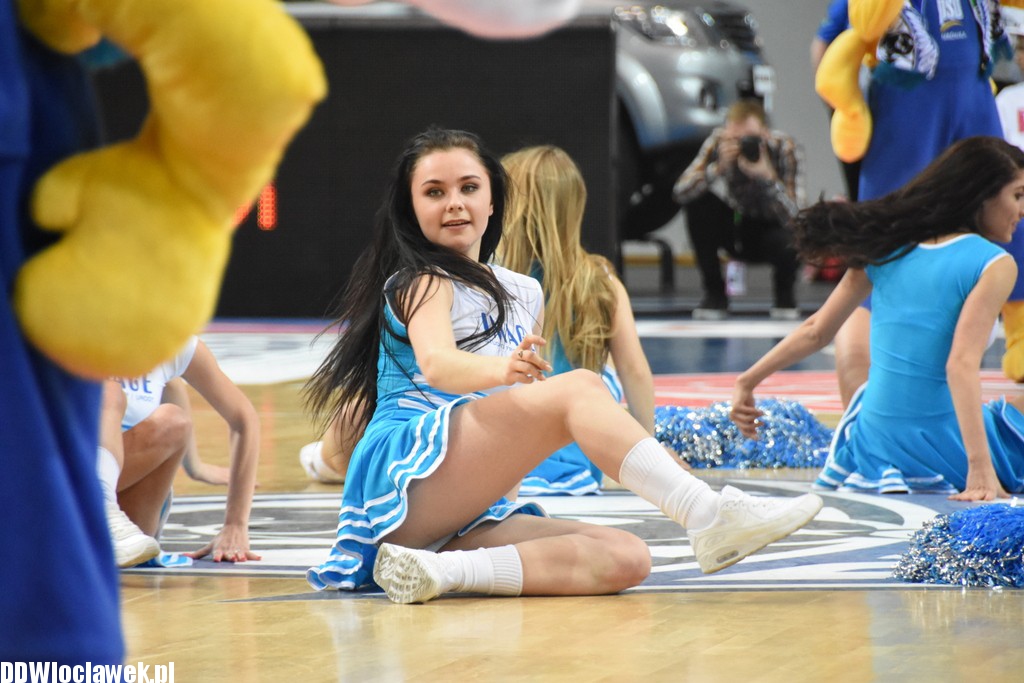 Cheerleaderki Anwilu na meczu