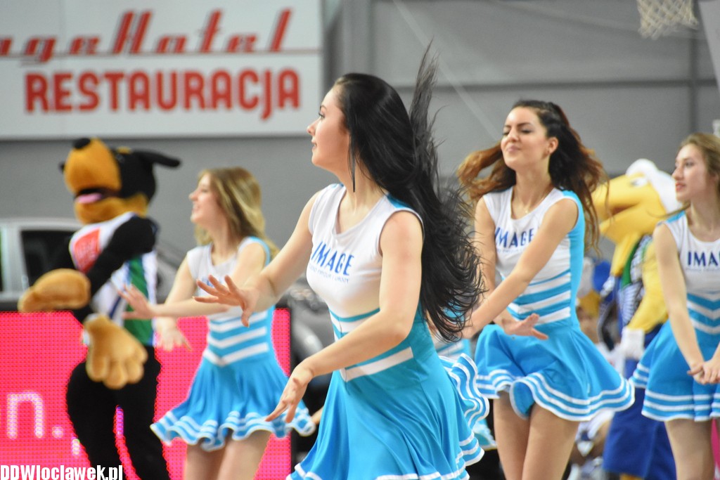 Cheerleaderki Anwilu na meczu