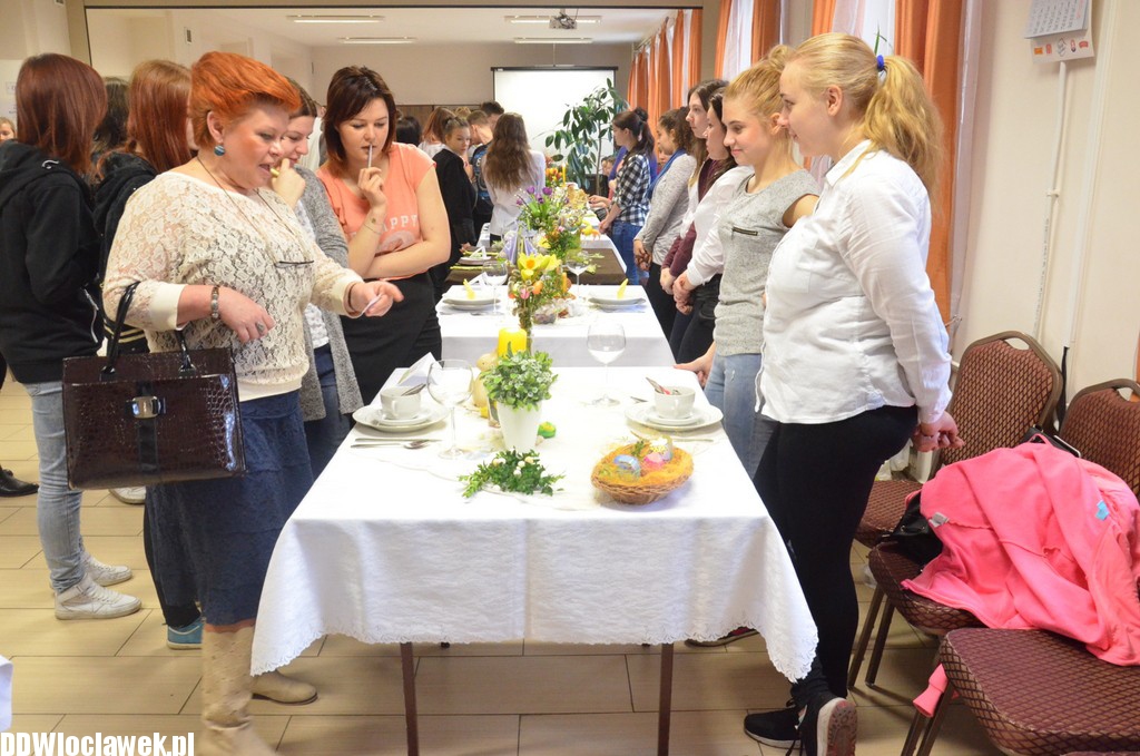 Stoły wielkanocne w Chemiku