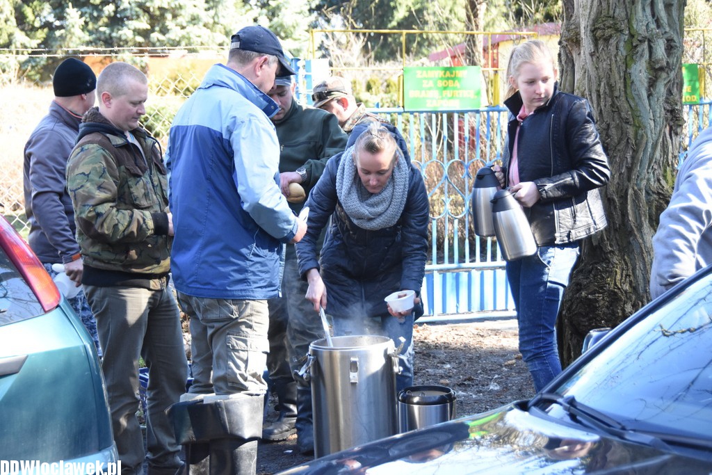 Sprzątanie jeziora Rybnica