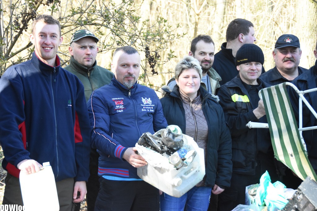 Sprzątanie jeziora Rybnica