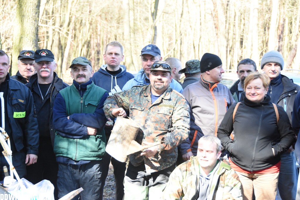 Sprzątanie jeziora Rybnica
