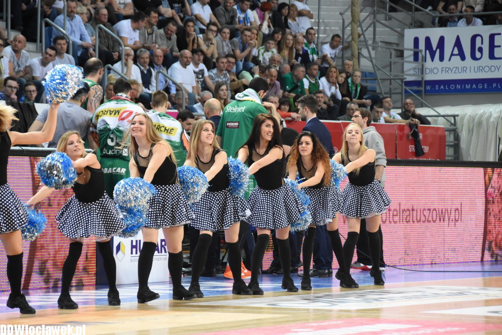 Cheerleaderki na meczu ze Stelmetem