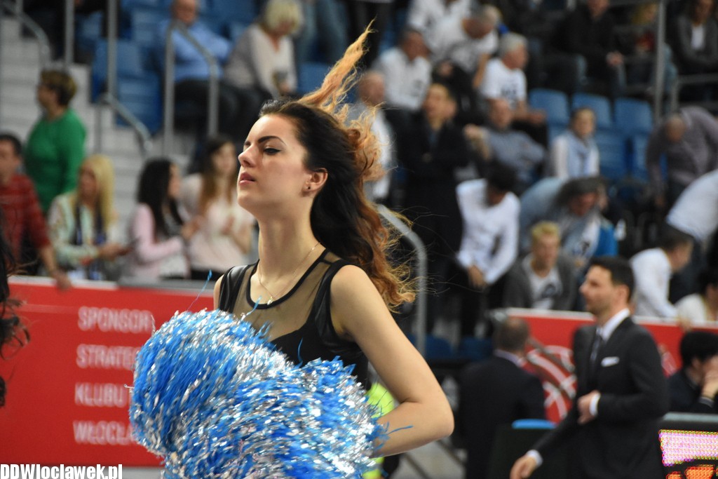 Cheerleaderki na meczu ze Stelmetem
