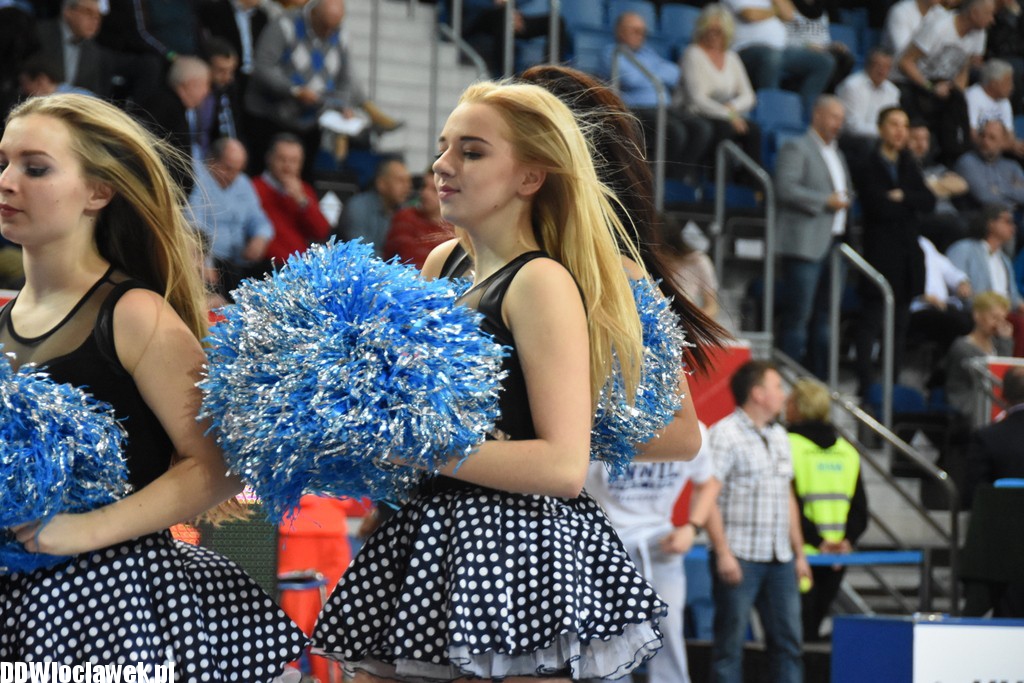 Cheerleaderki na meczu ze Stelmetem